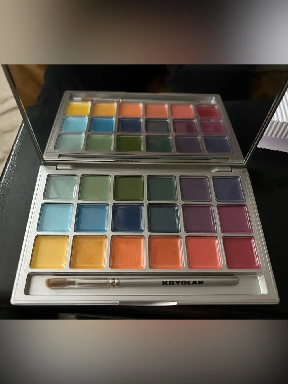Kryolan Professional Eye Shadow Variety Palette 18 Colors V2-Bright ~New W/Box